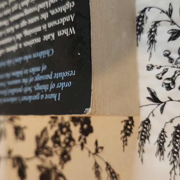 The Bones of you by Debbie Howells m5 - Picture 6 of 8